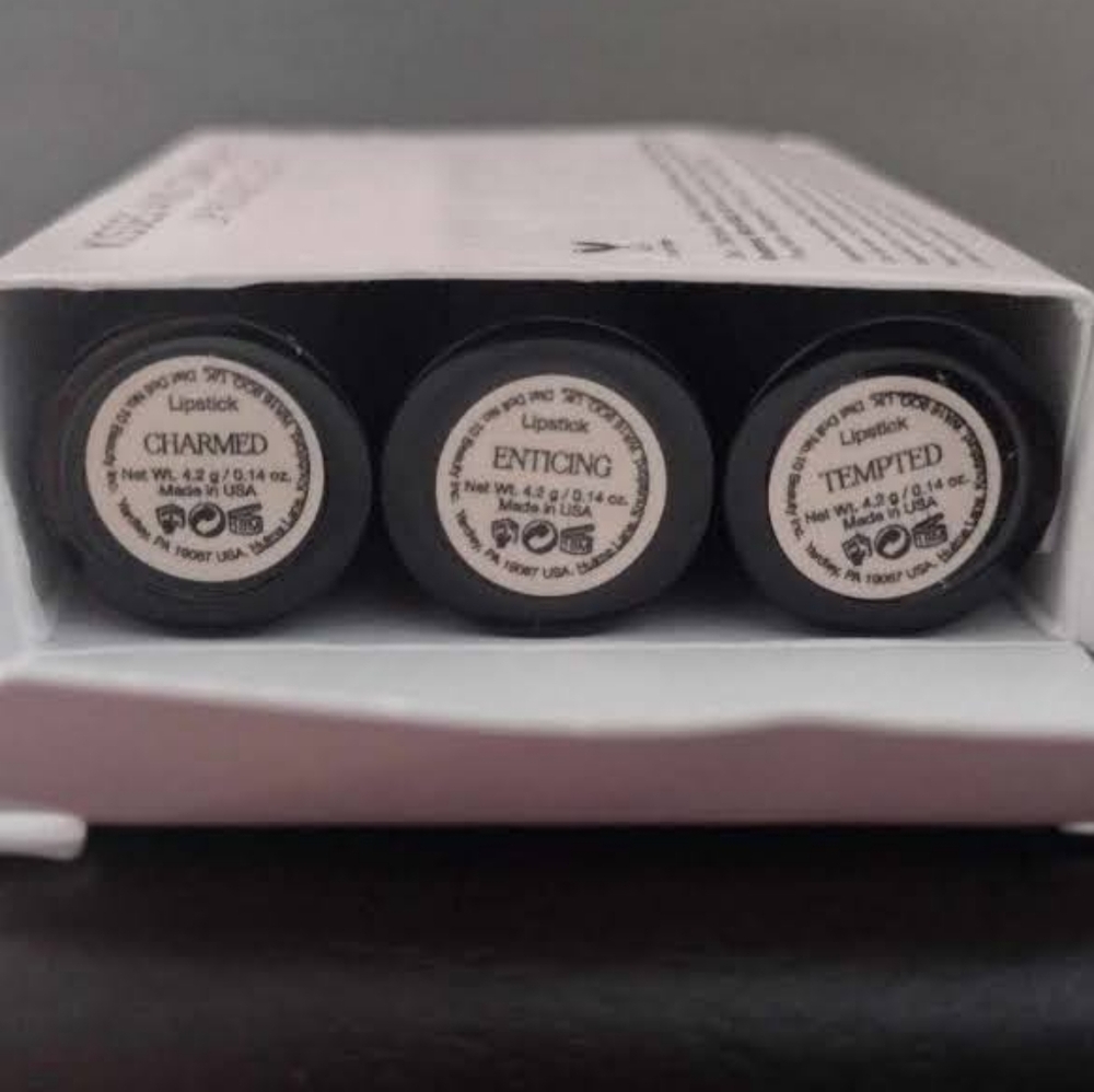DOLL 10 PROVEN BEAUTY SOLUTIONS KISSES AND COMPLIMENTS LIPSTICK SET NIB - Picture 4 of 6